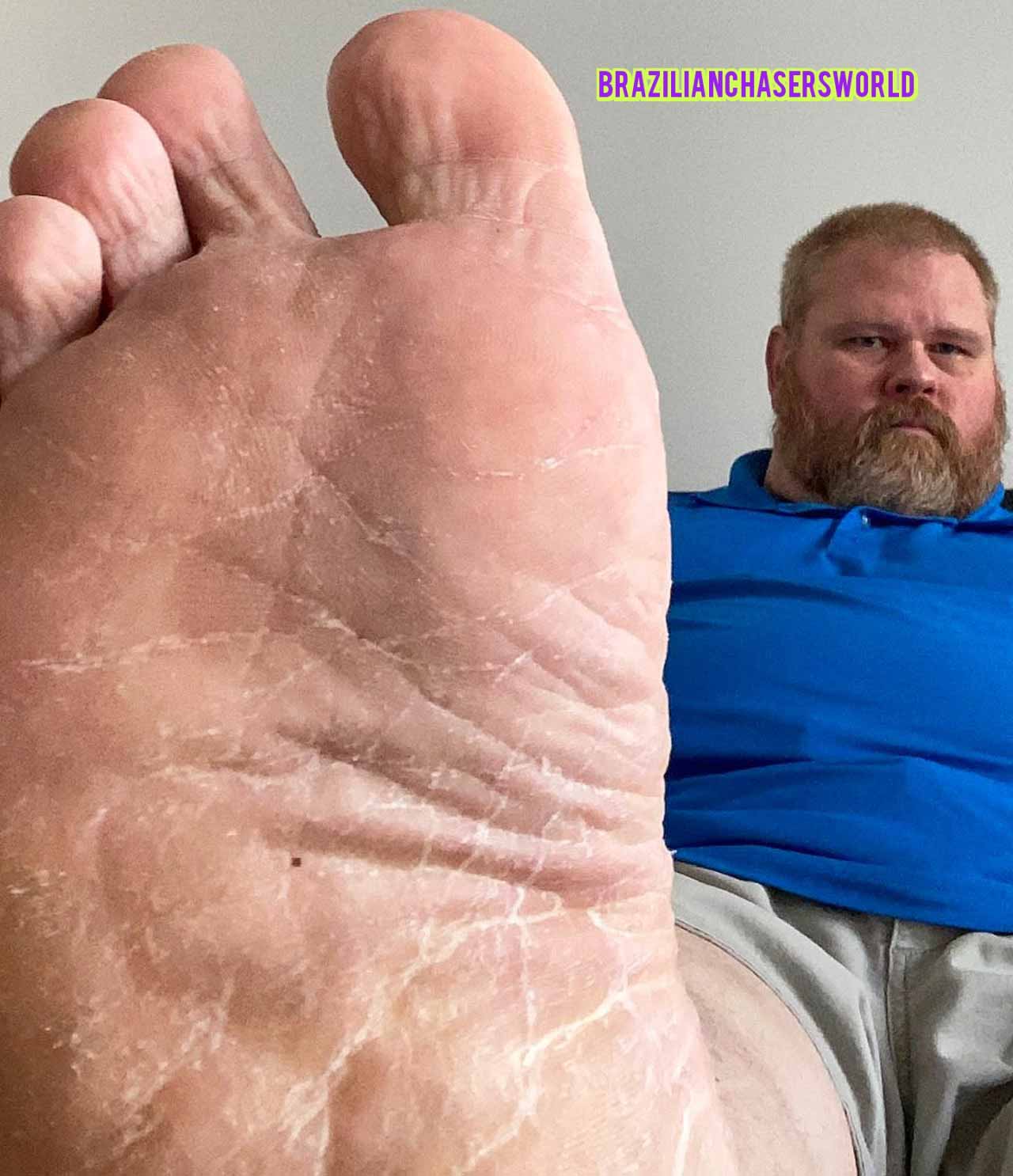 Goon on hot str8 men paws