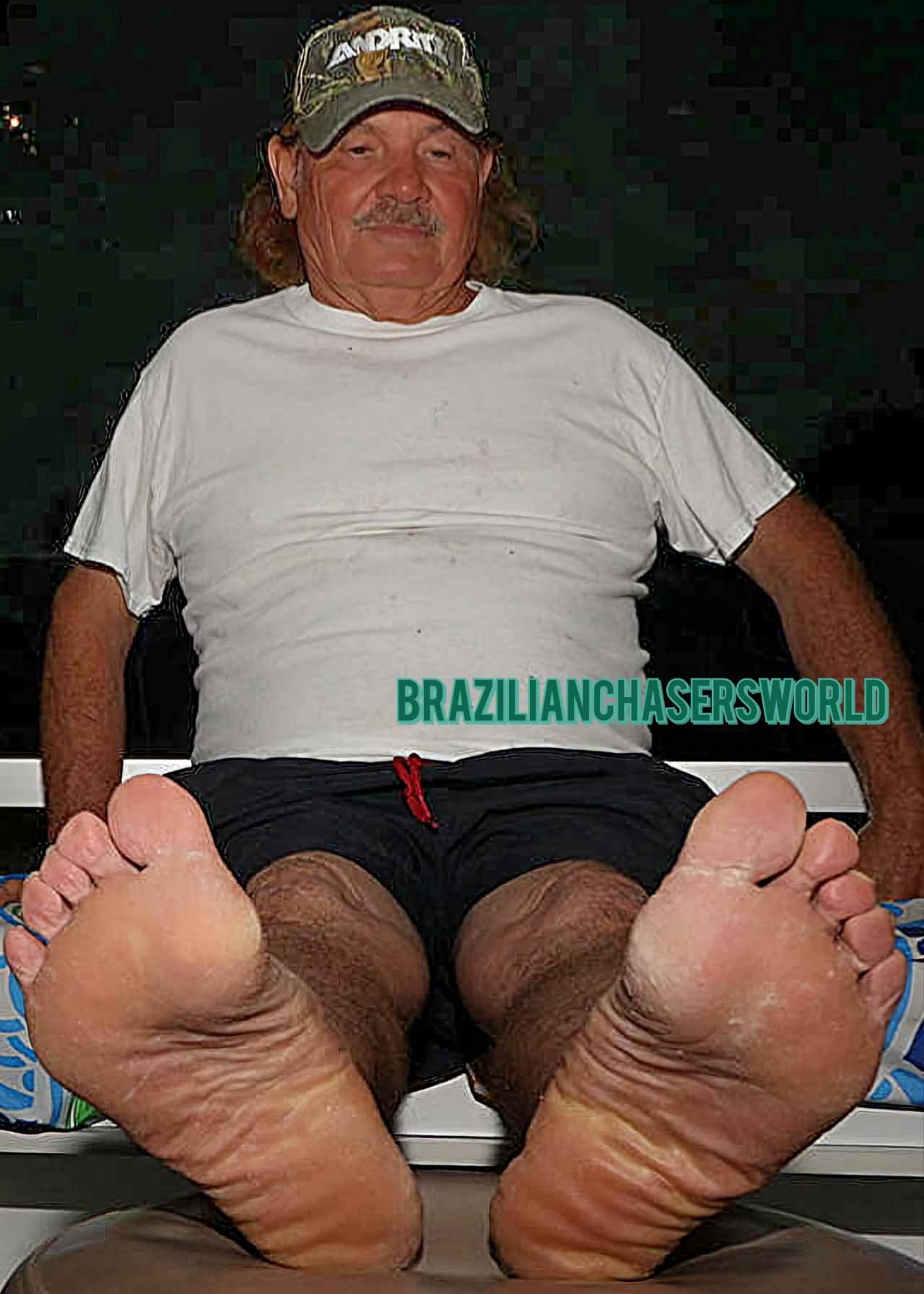 Worship beefy married foot soles