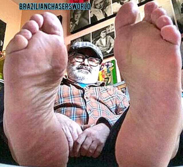 Enjoy this big older man paws
