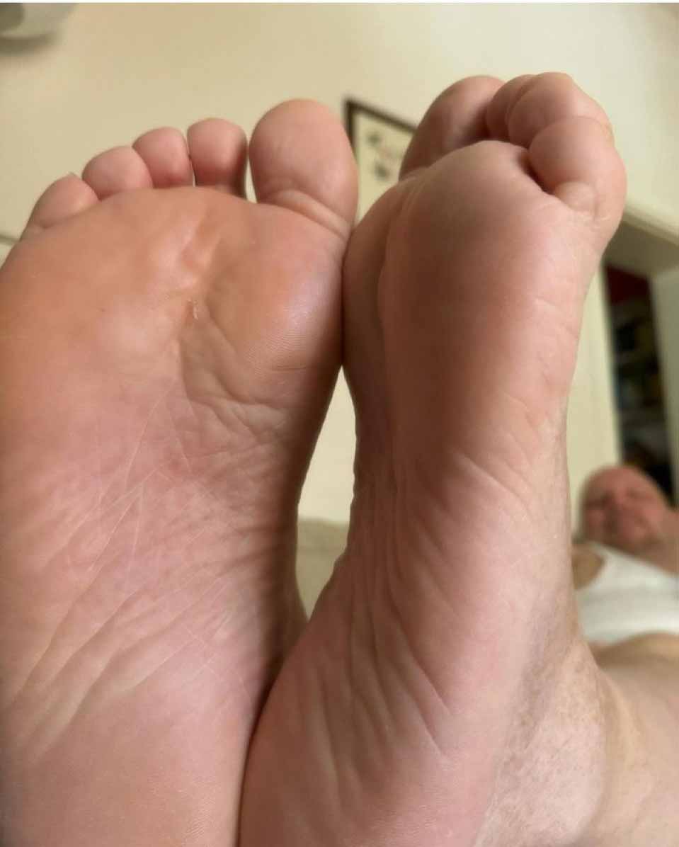 Enjoy this Size 11 male soles