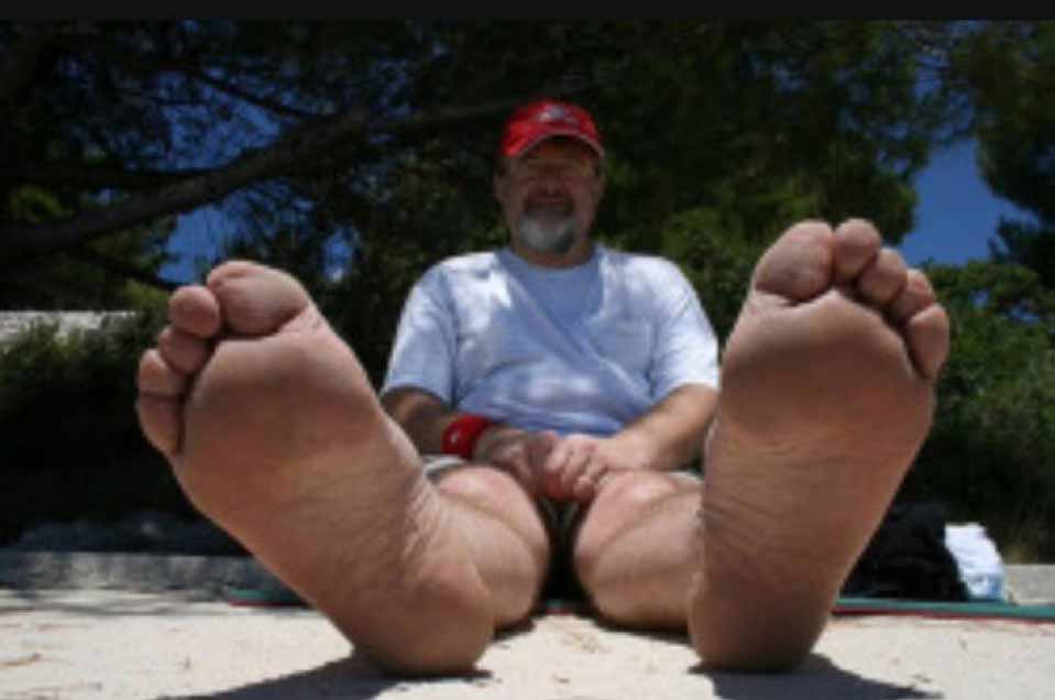 Look these old married men paws