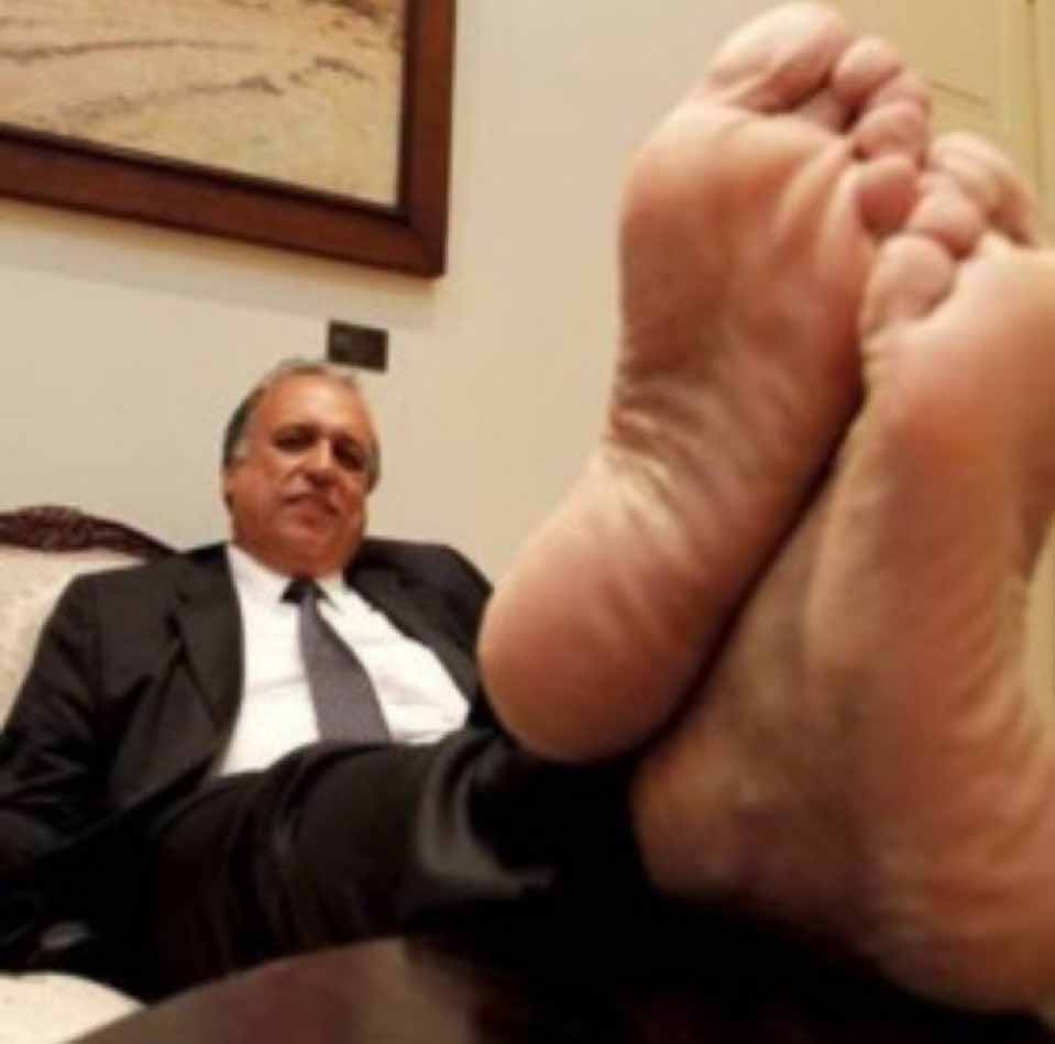 Drool over thick older male foot