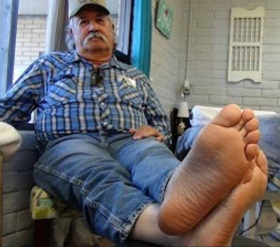 Worship hot male paws