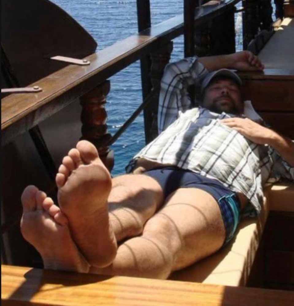 Goon on stinky worker soles