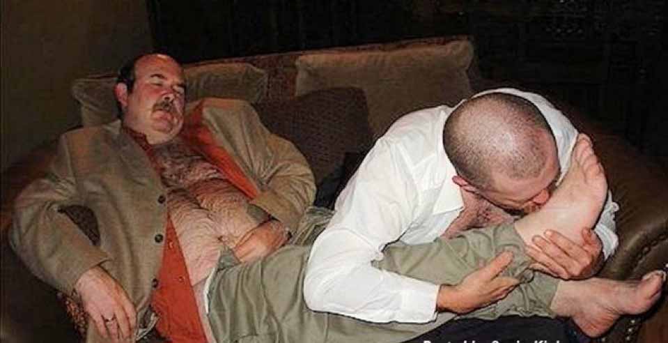 Drool over beefy grampa foot