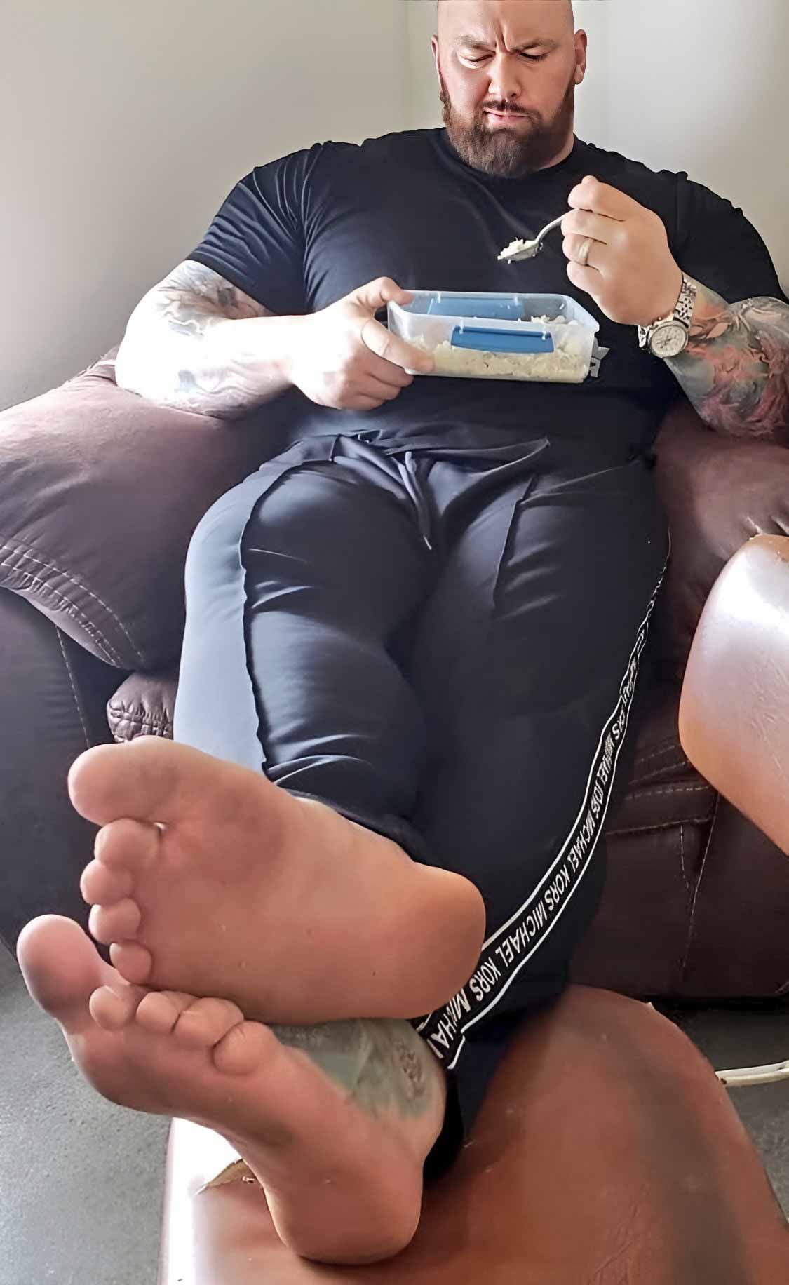 Look these fat married feet soles