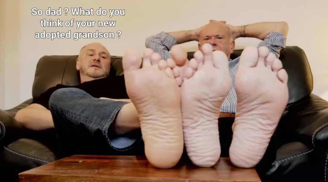 Goon on big dad feet soles