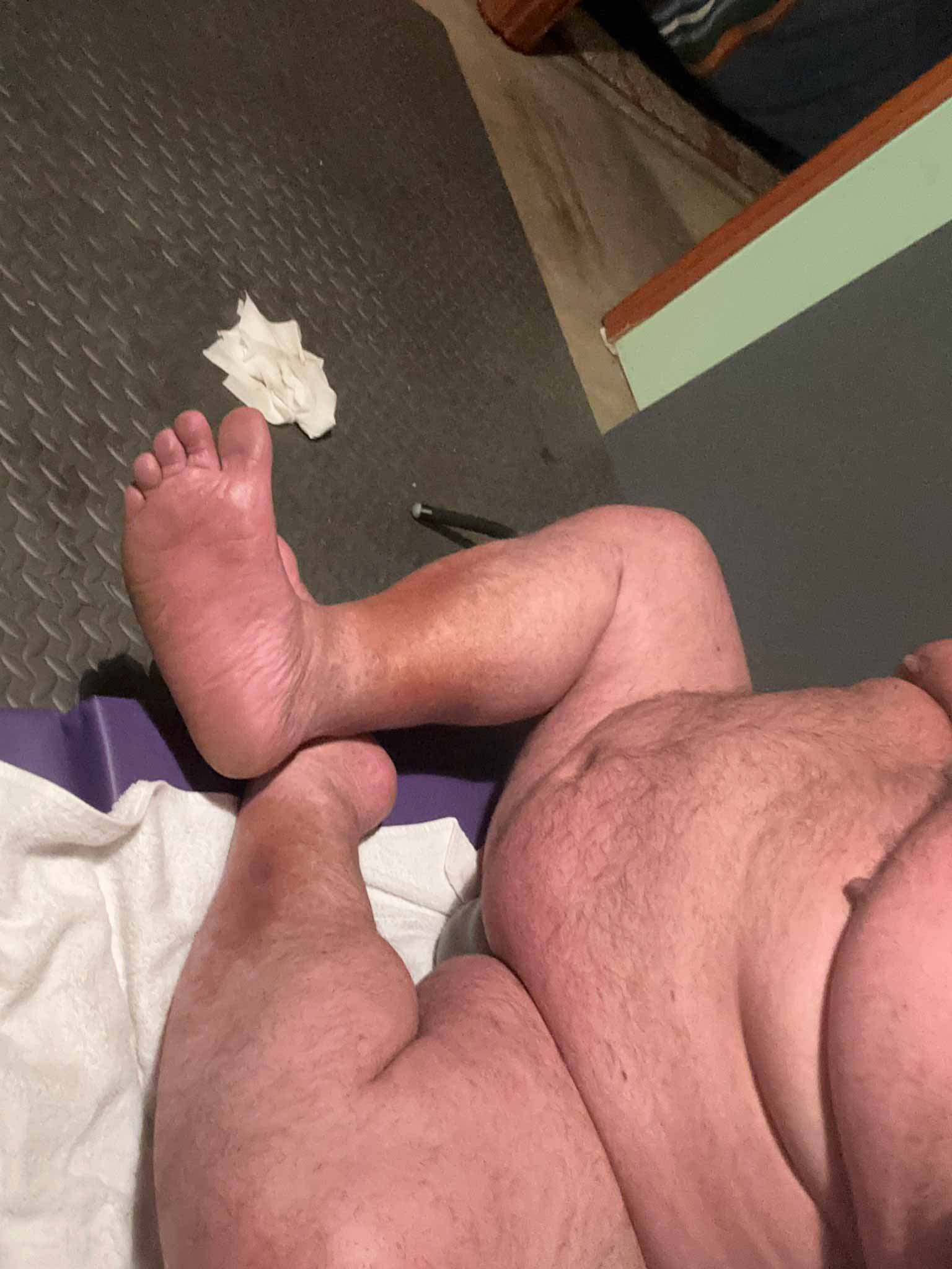 Drool over wide dad paws
