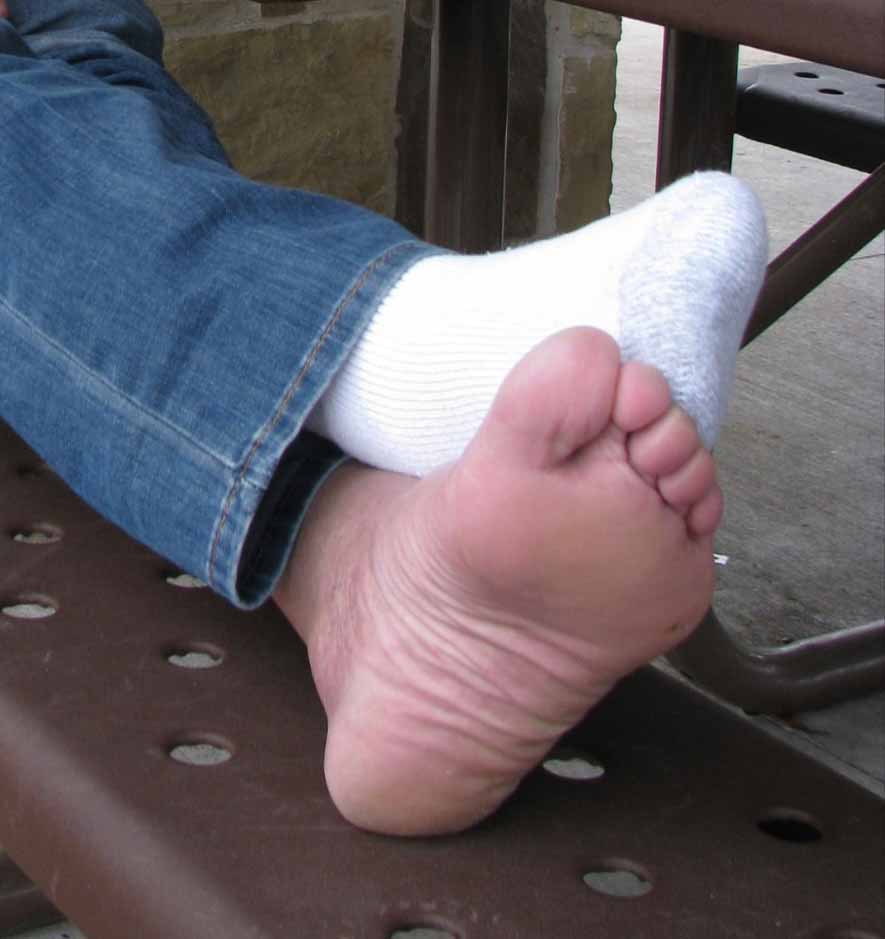 Suck and service the Size 13 hobo toes