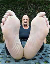 Enjoy this burly old men foot
