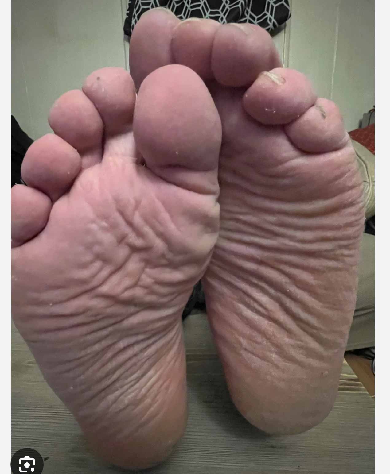 Goon on hot alpha male toes
