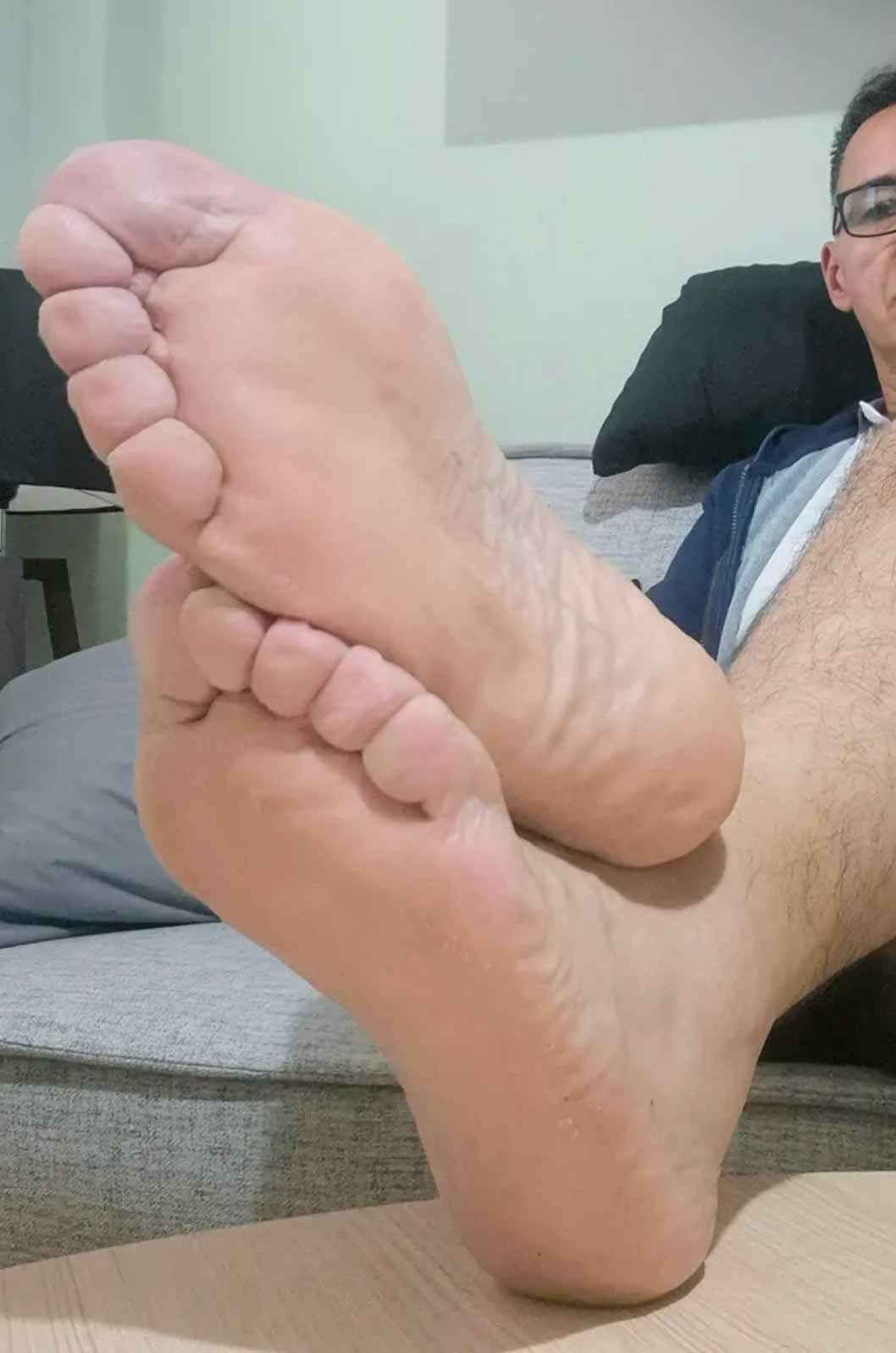 Worship wrinkled straight man soles
