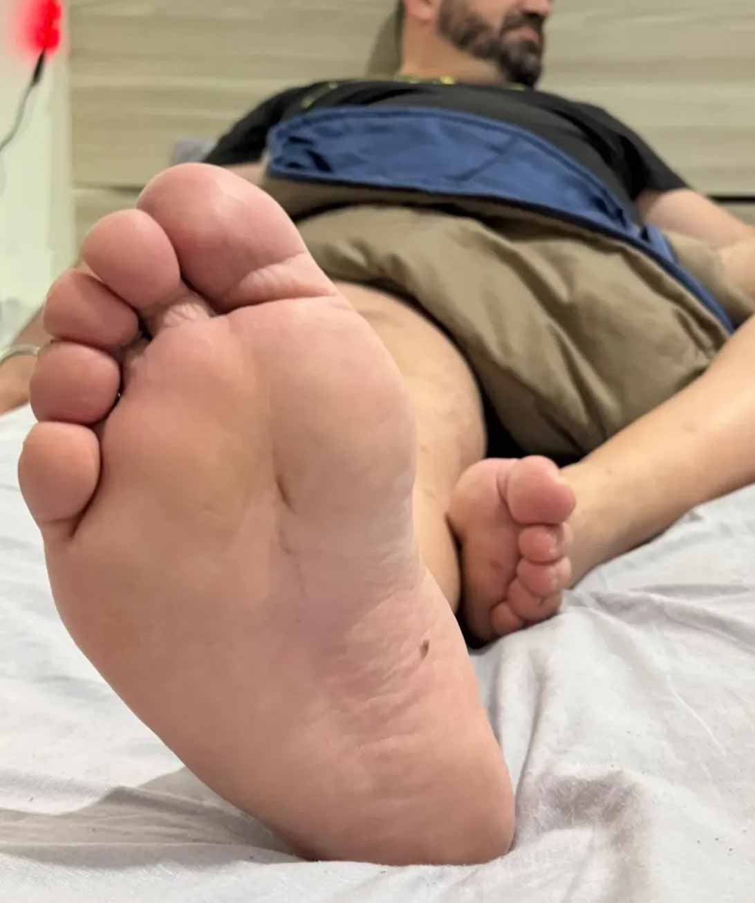 Drool over Size 12 daddy bear foot soles