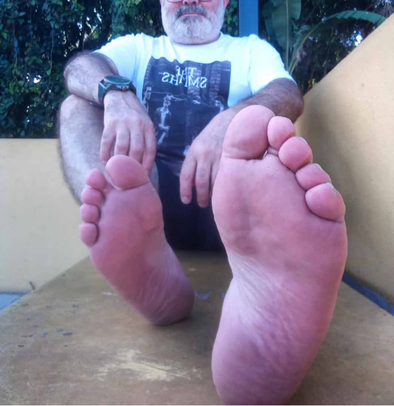 Incredible big grampa feet