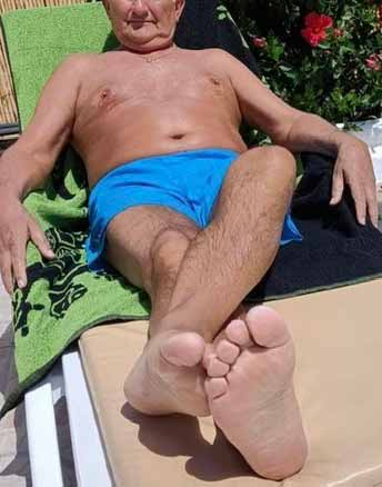 Look these fat married toes