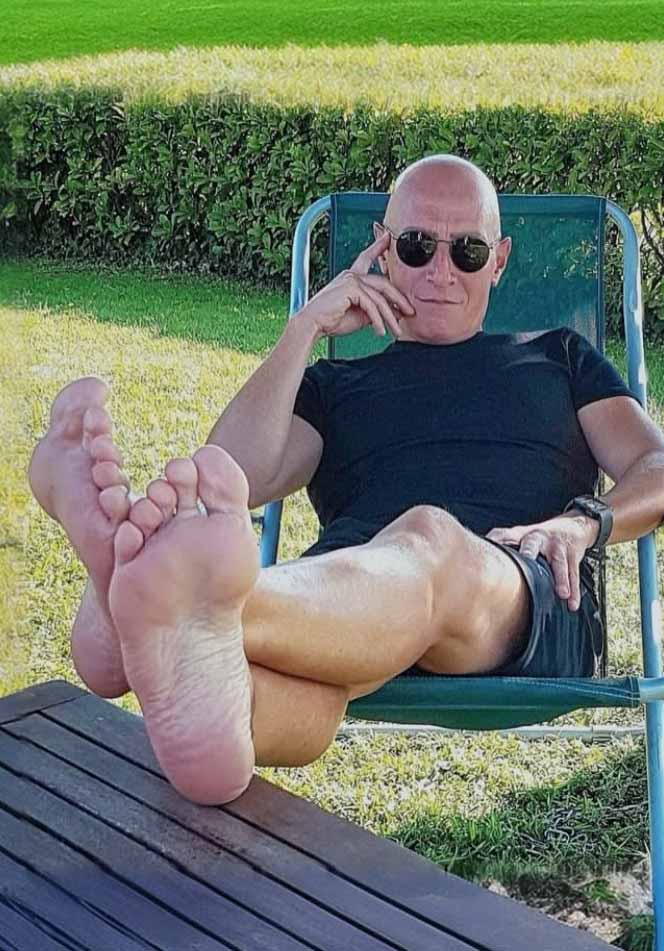 Incredible Size 13 daddy foot soles