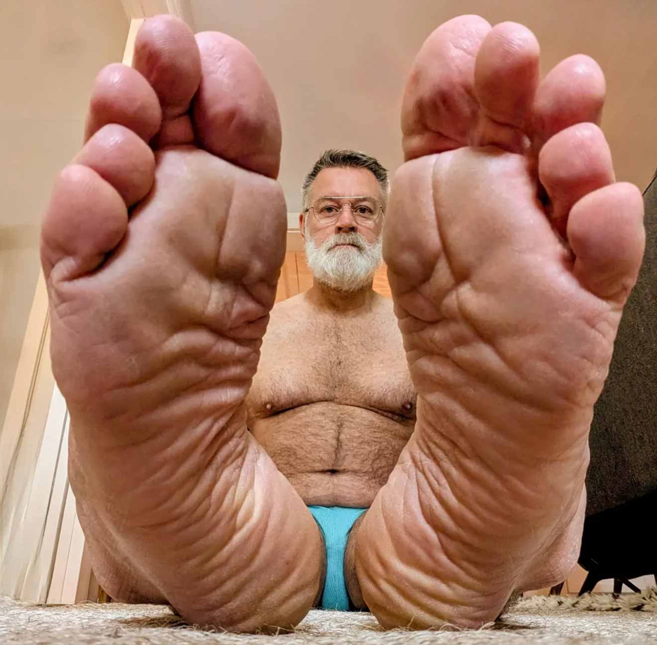 Worship beefy married man feet