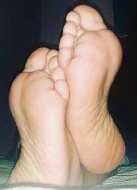 Suck and service the beefy grampa feet soles