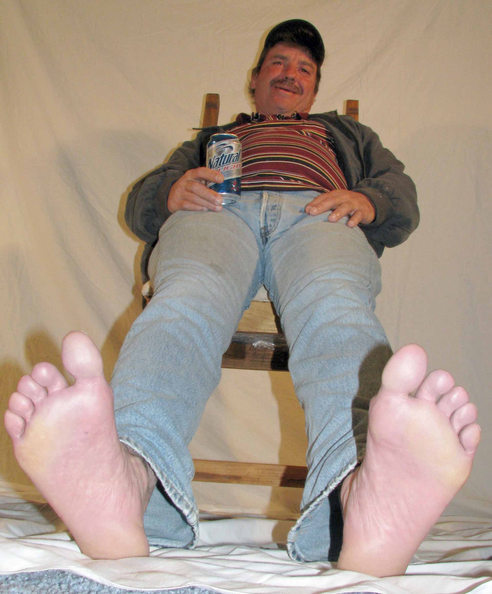Look these Size 13 dad paws