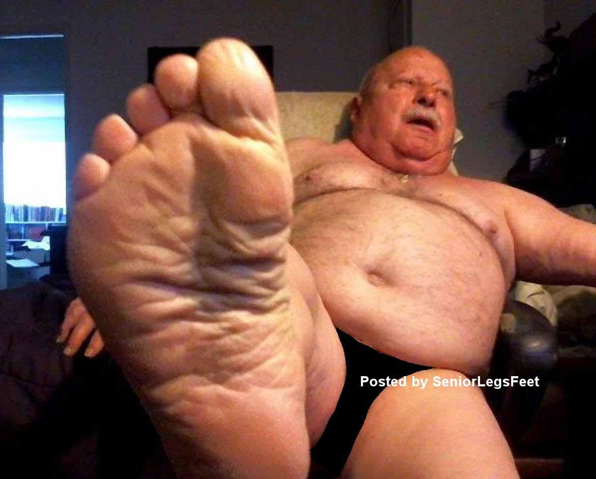 Drool over wide married man paws
